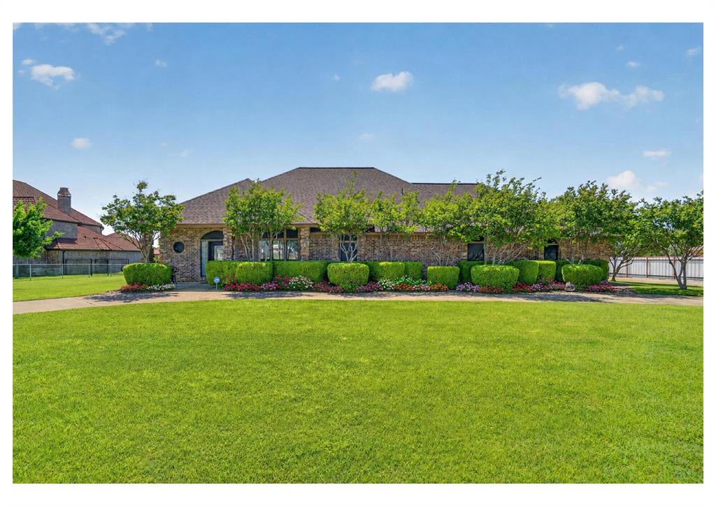 1408 W Cleburne Road — photo