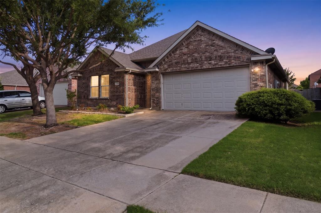 924 Bowie Drive — photo