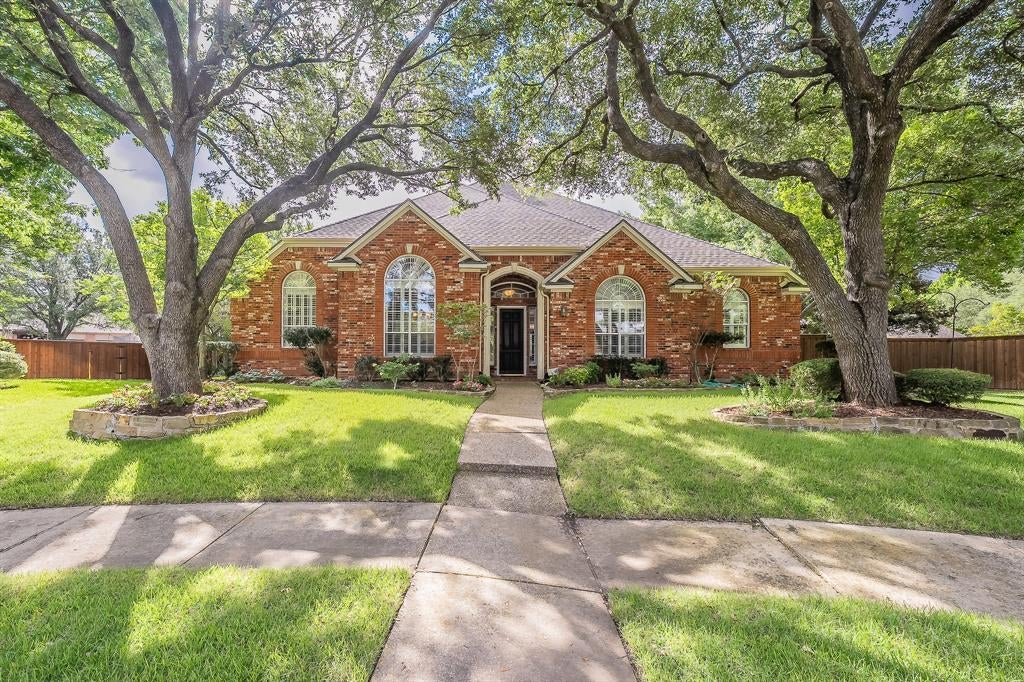 703 Henderson Court — photo