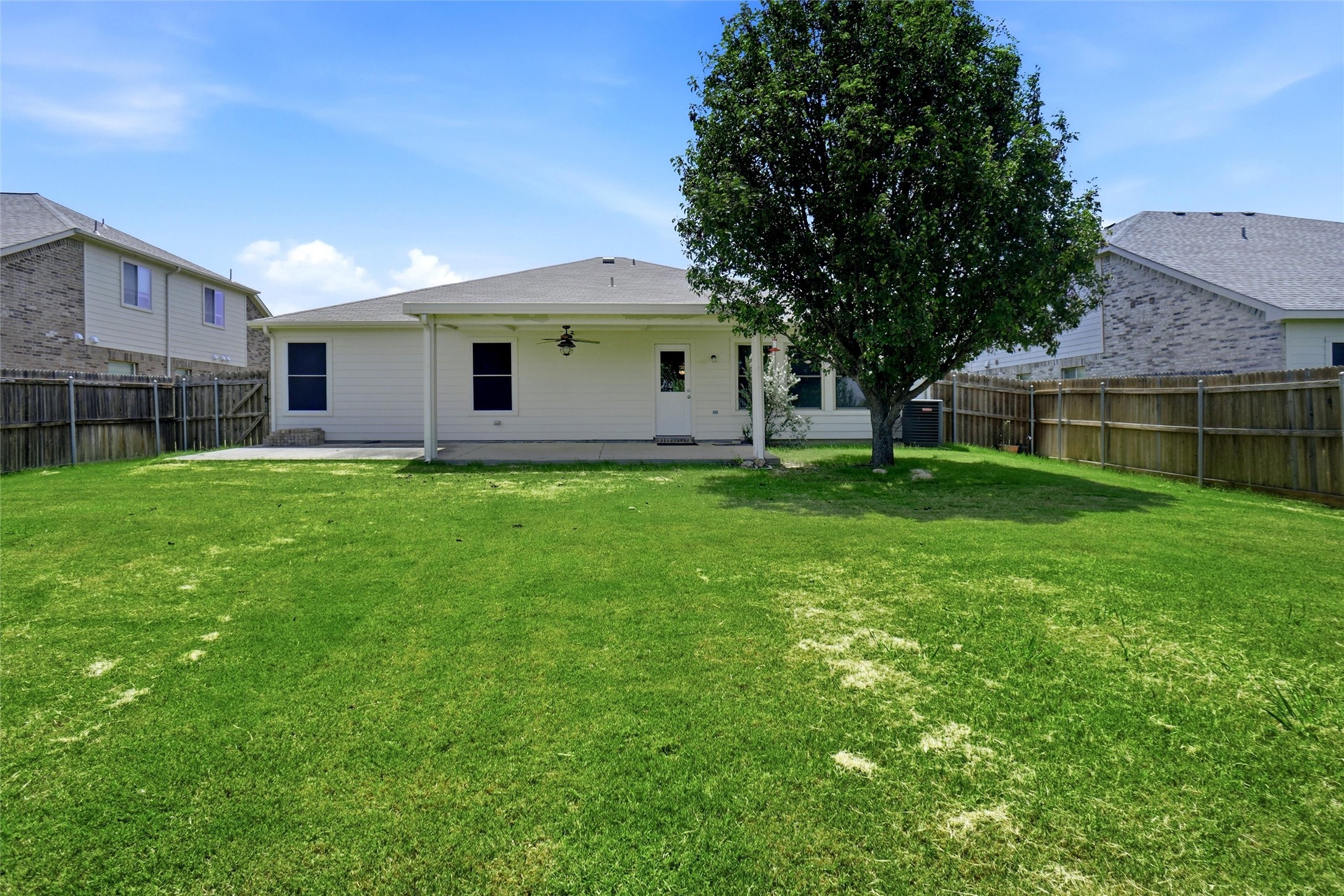 209 Broken Arrow, Krum, TX 76249 — photo 2