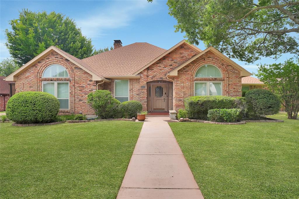 1304 Carriage Creek Drive — photo