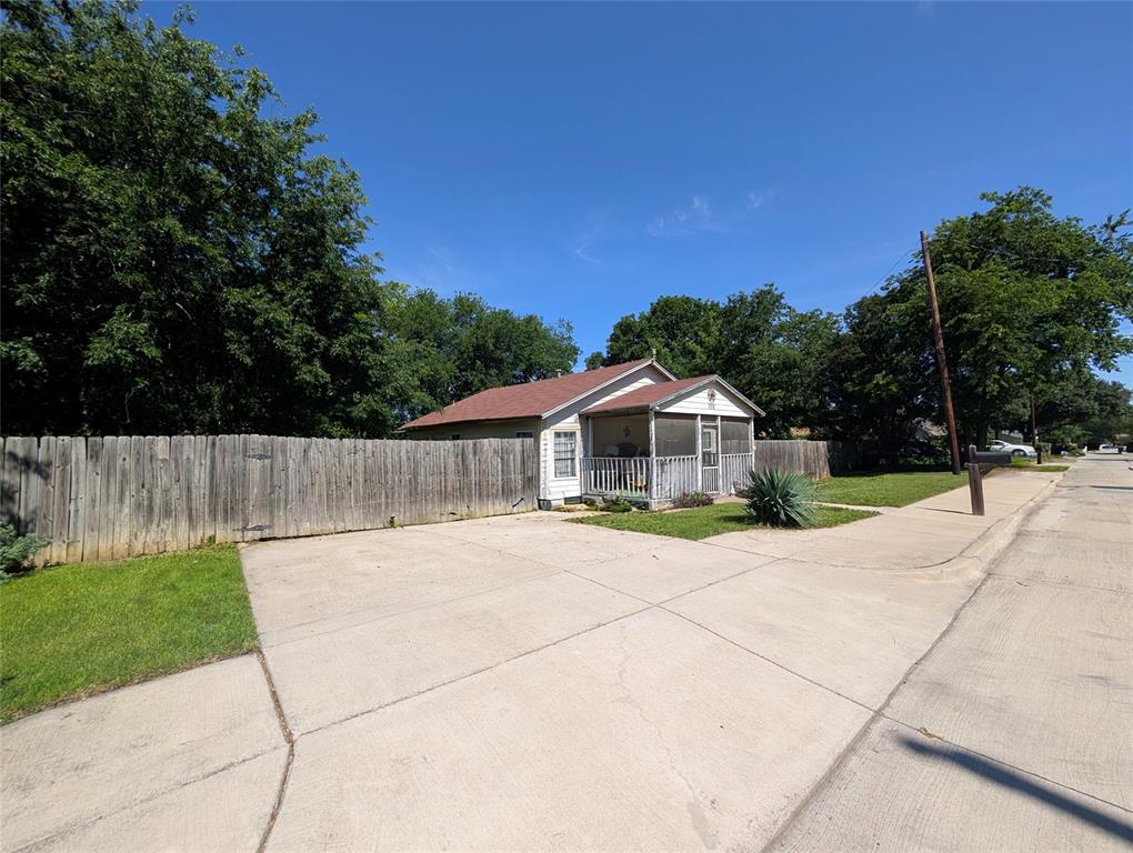 308 Short Street — photo