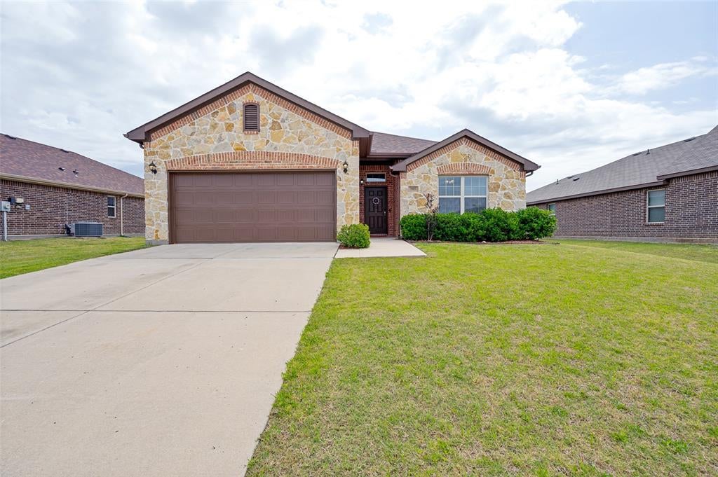 3905 Bridle Path Lane — photo