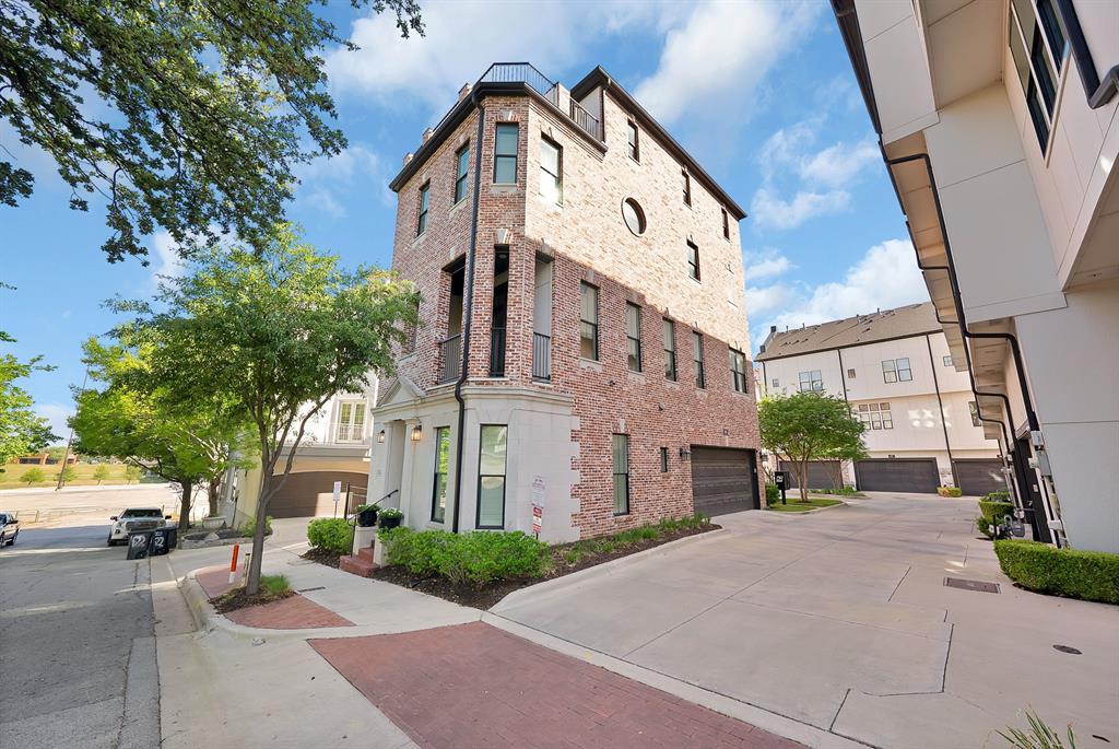 406 Mills Street — photo