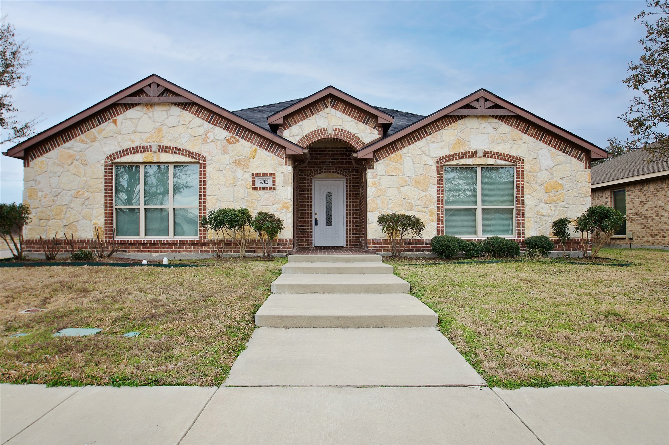 4702 Mariner Drive — photo