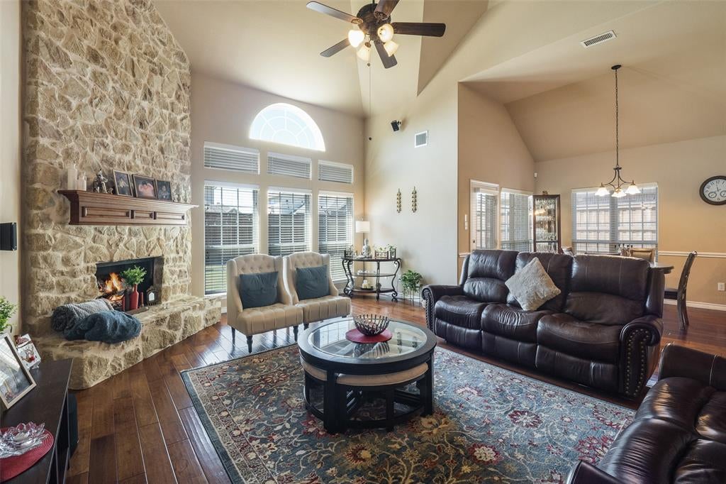 534 Windward Drive — photo