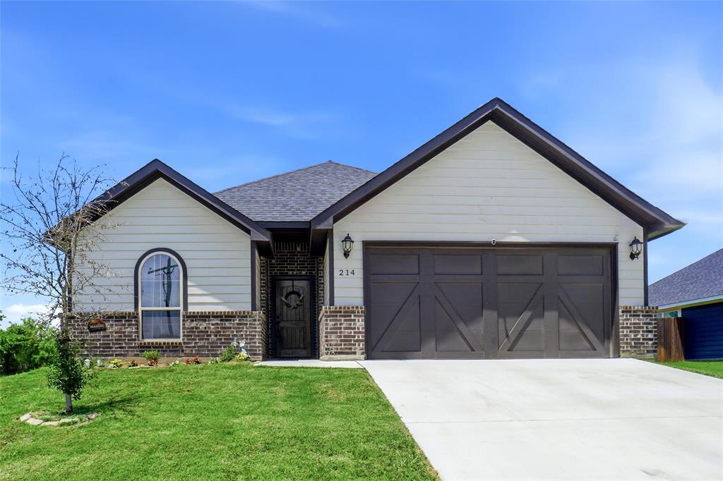 214 Clover Circle — photo
