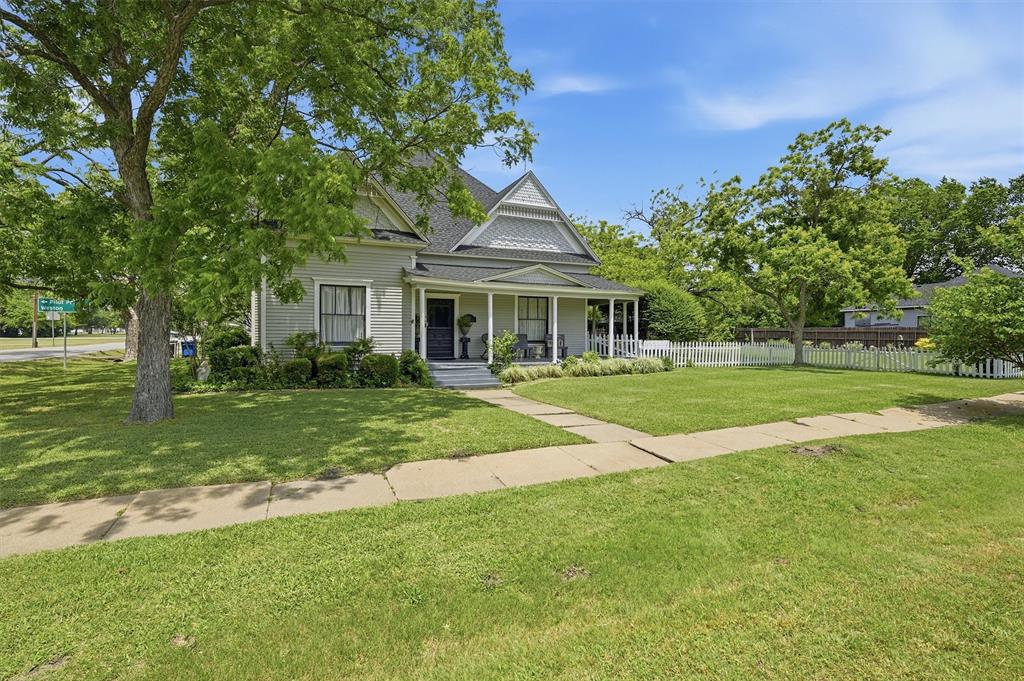 202 E Main Street — photo