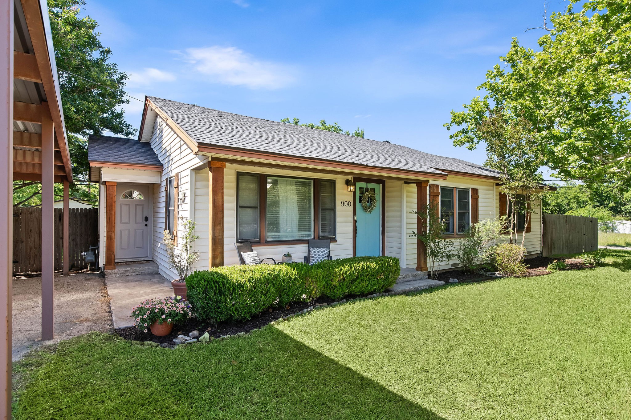 900 W Reeves, Decatur, TX 76234