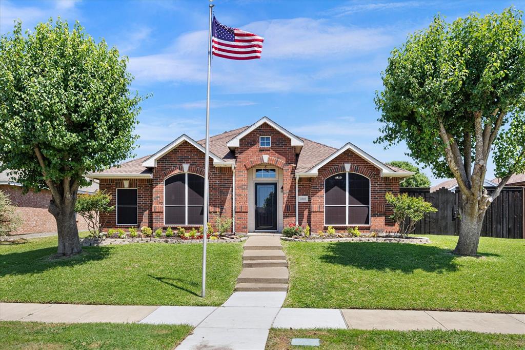 2440 Fieldcrest Drive — photo