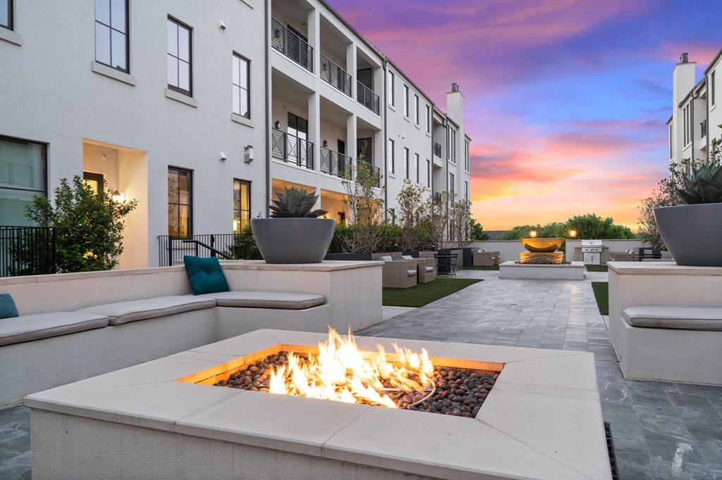 5270 Town and Country Boulevard 225 — photo