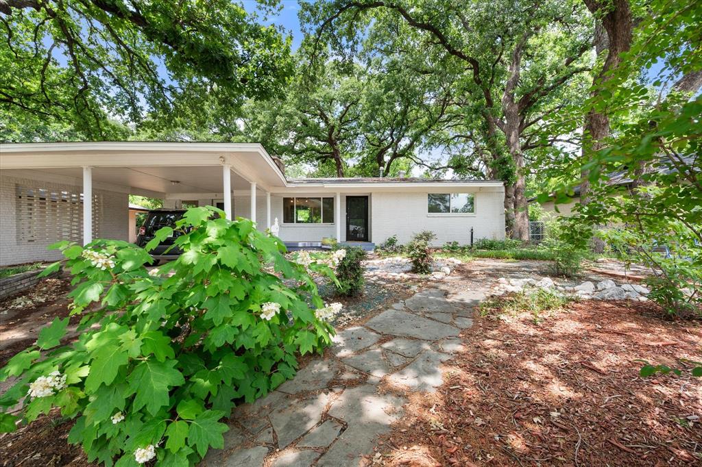 1209 W Lilly Lane — photo