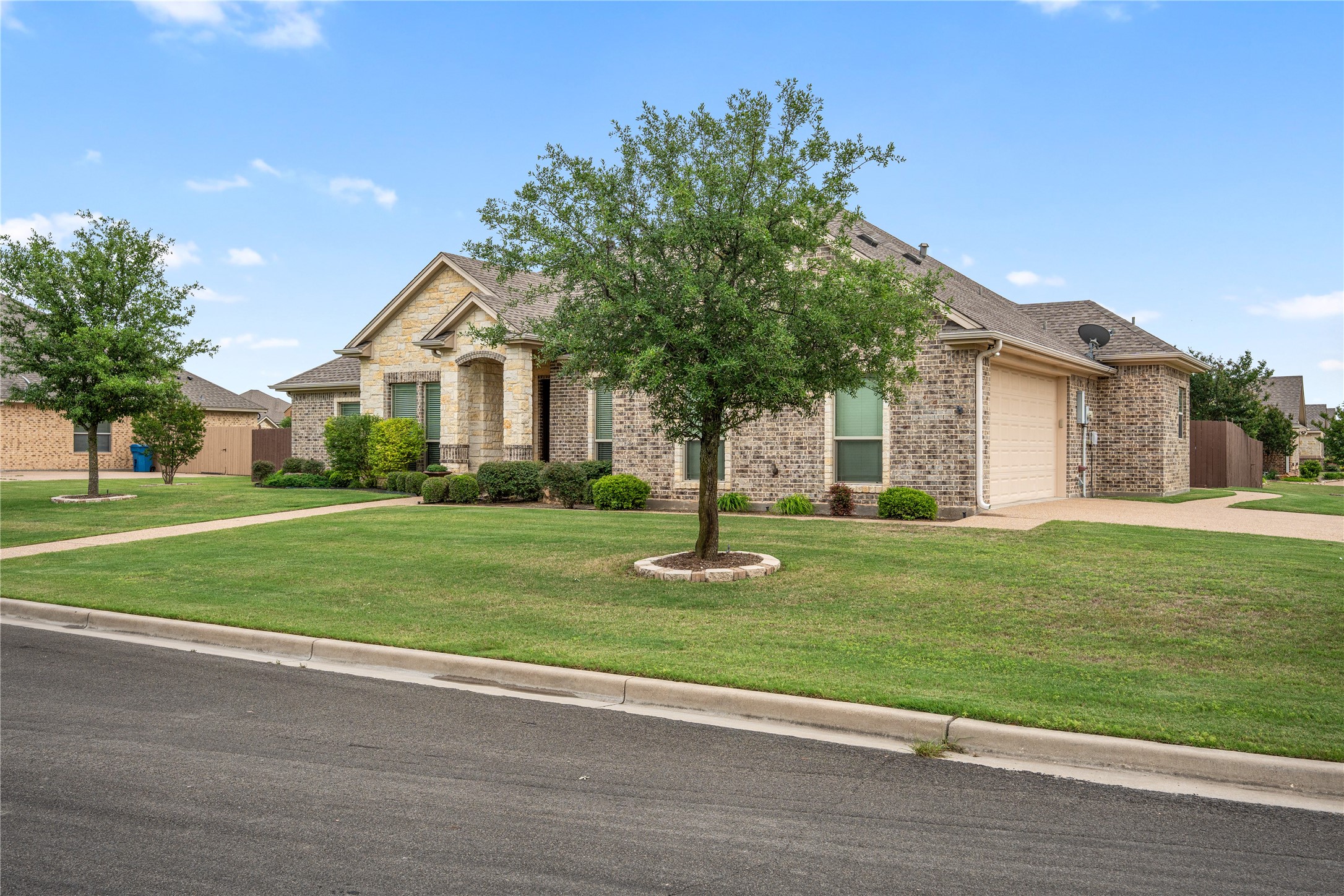 283 Briarleaf Circle, Hewitt, TX 76643 — photo 3