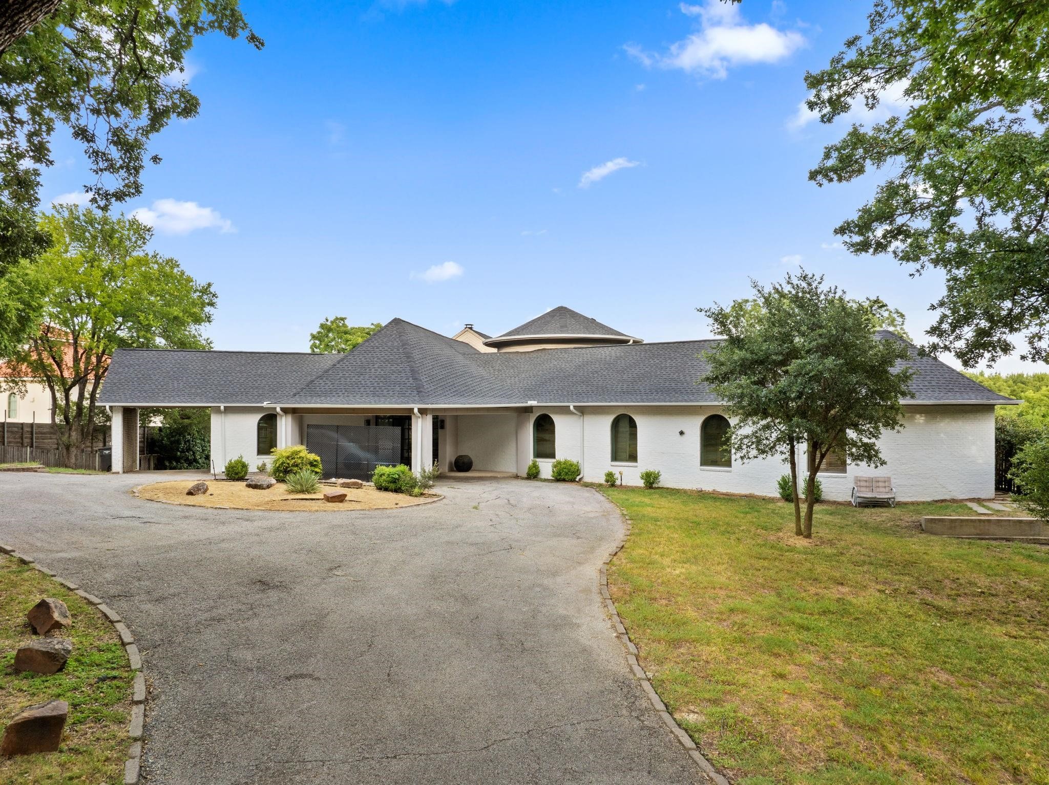 8542 Meadowbrook Drive — photo