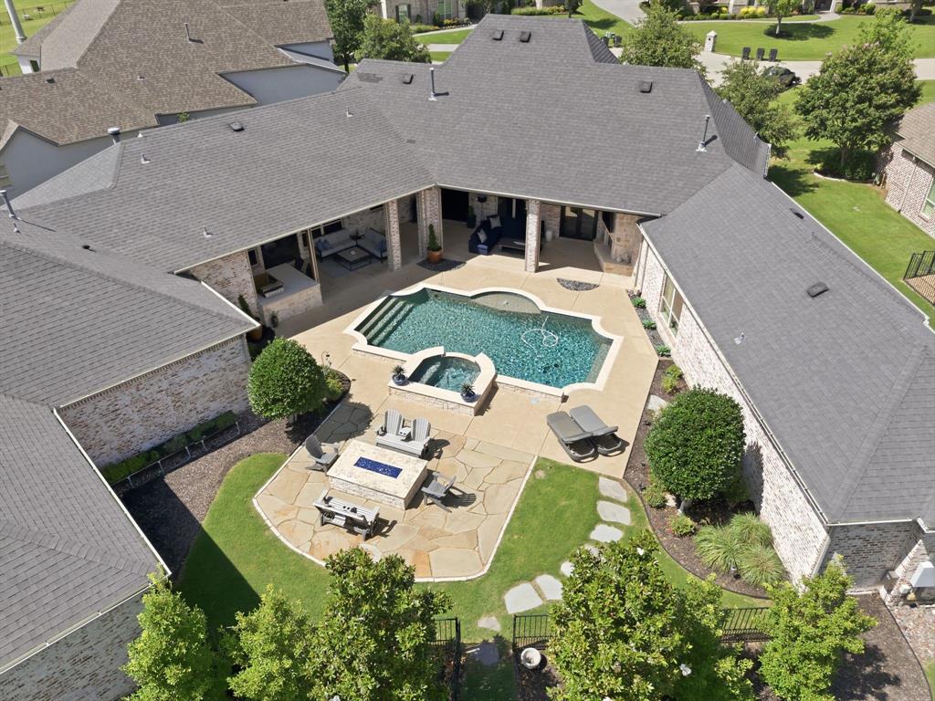 2020 Willow Bend Court — photo