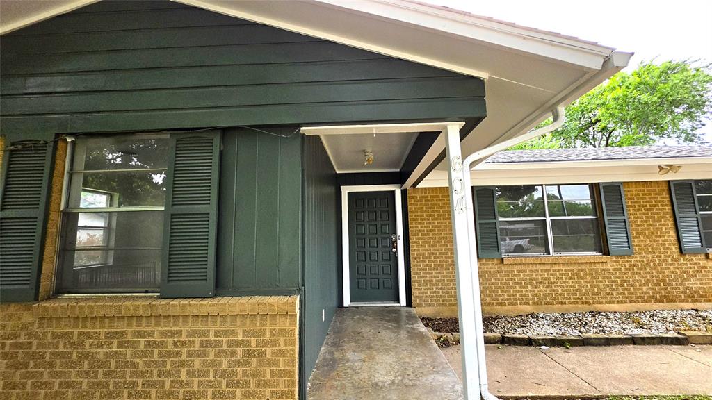 604 Sun Valley Drive — photo