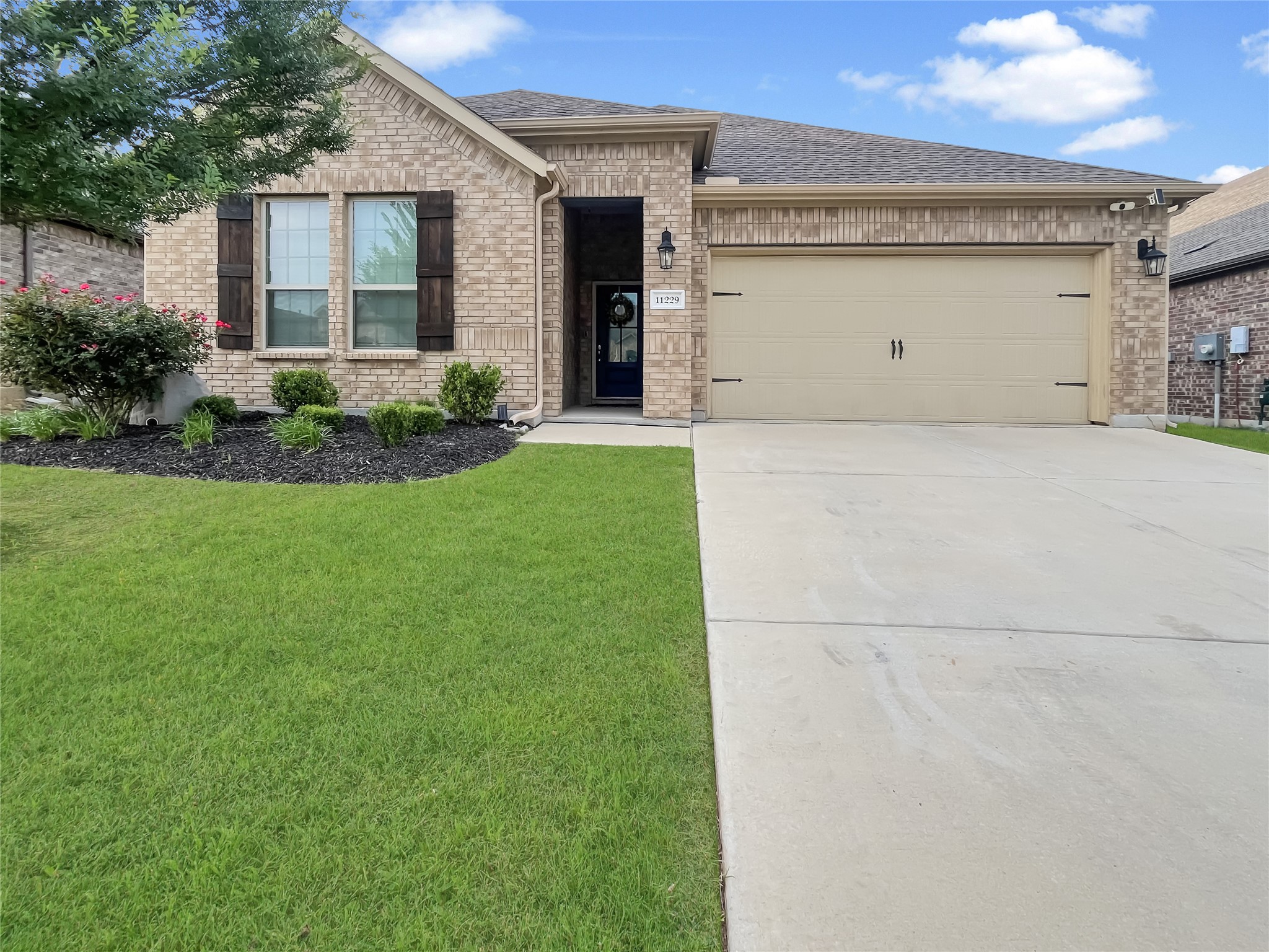11229 Yellow Rose Way — photo