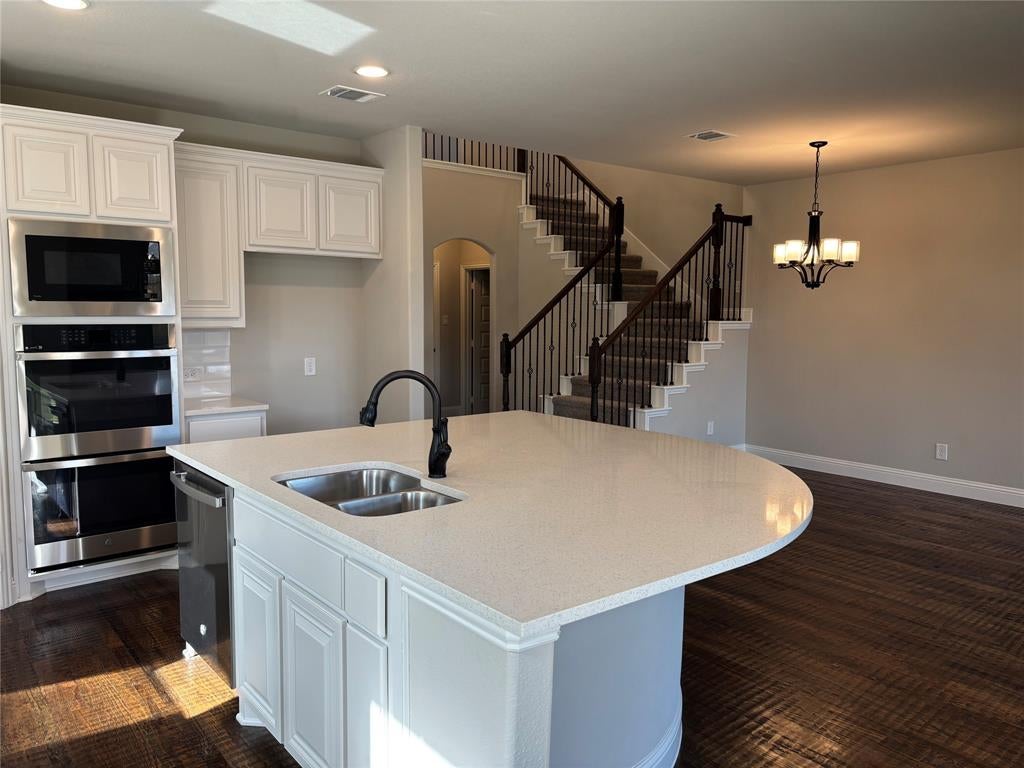 609 Red Maple Road — photo
