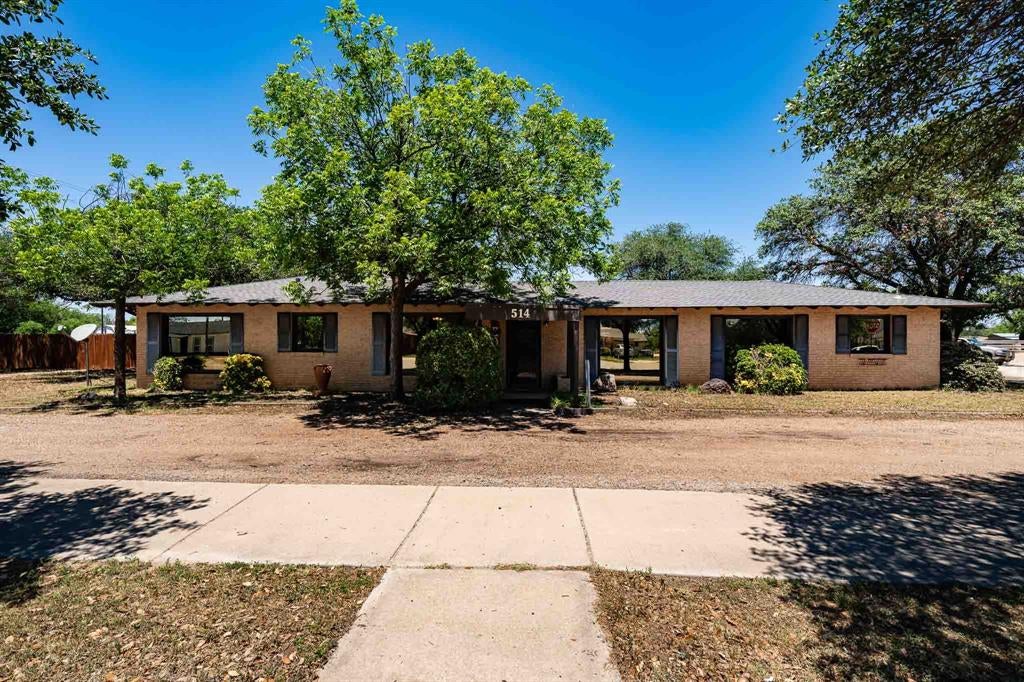 514 W Lake Drive — photo