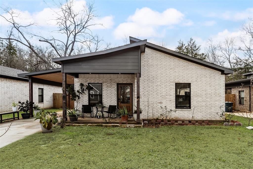718 E Crawford Street — photo