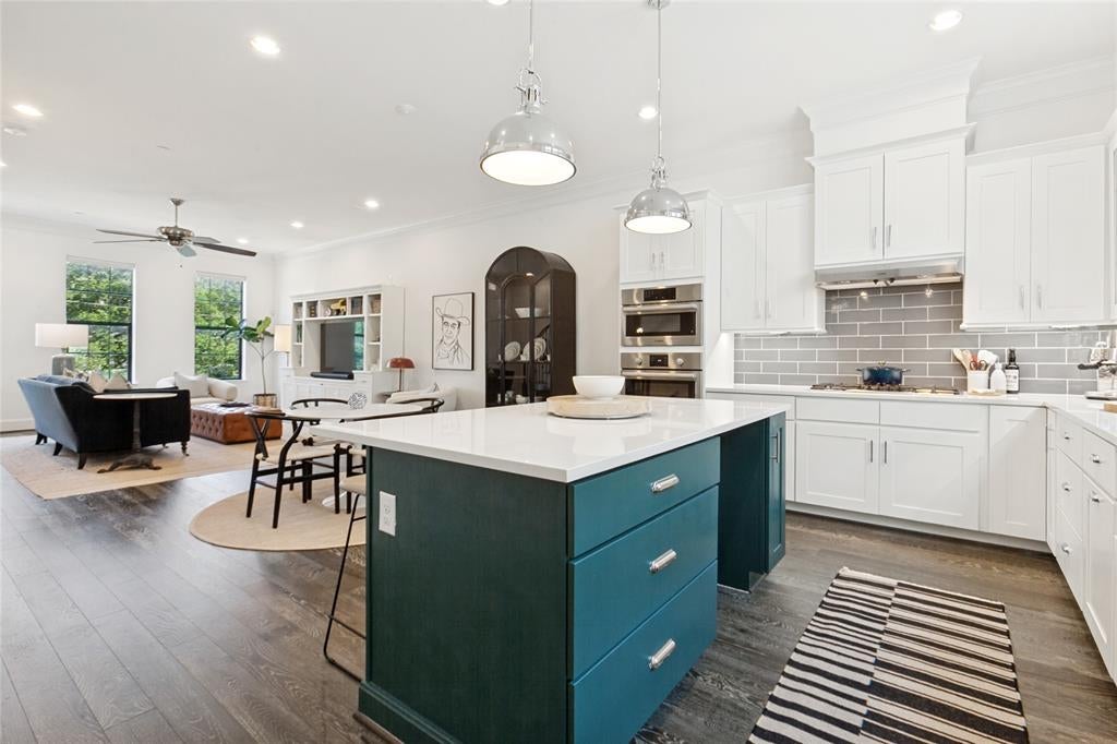 7333 Valley View Lane 604 — photo