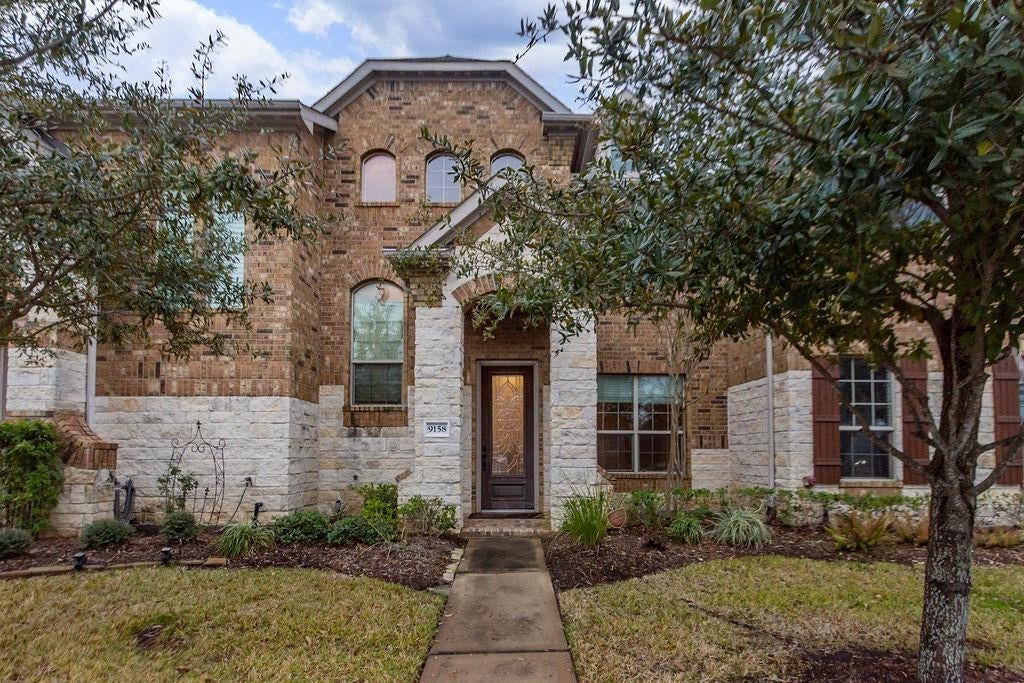 9158 Sunlight Oak Lane — photo