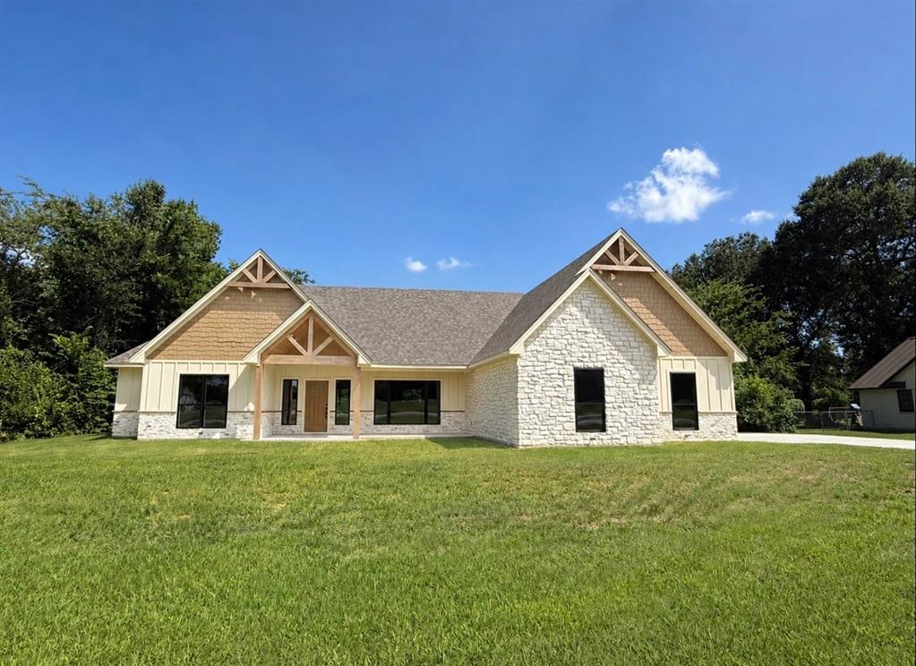 5040 Farm Road 195 — photo
