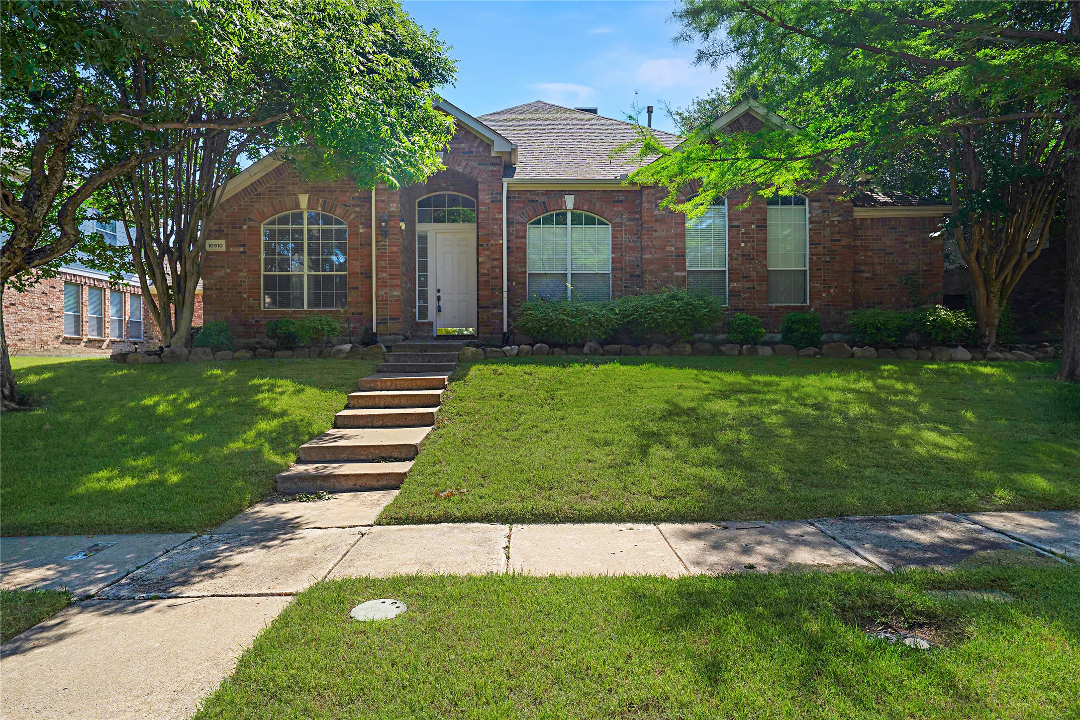 10910 Blackberry Lane — photo