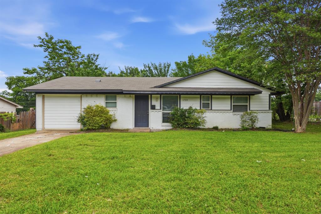 1724 Spring Lake Drive — photo