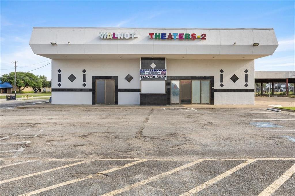 3310 W Walnut Street — photo