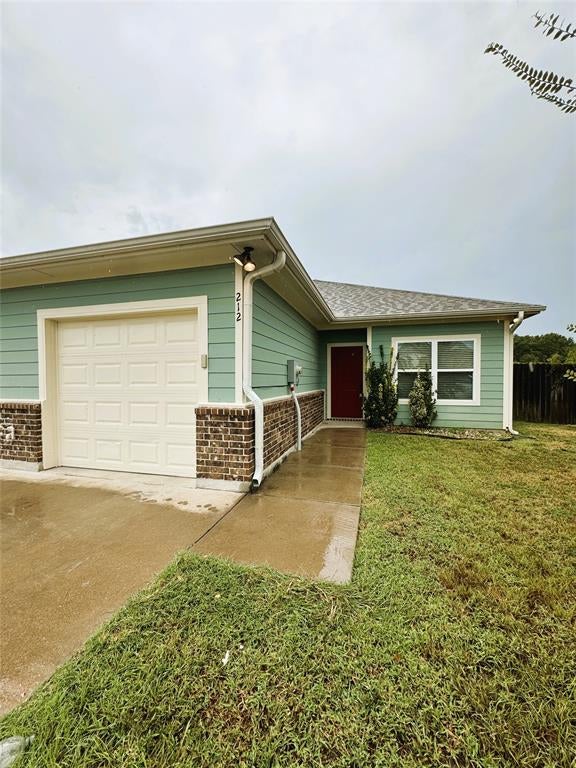 212 Lasso Circle — photo