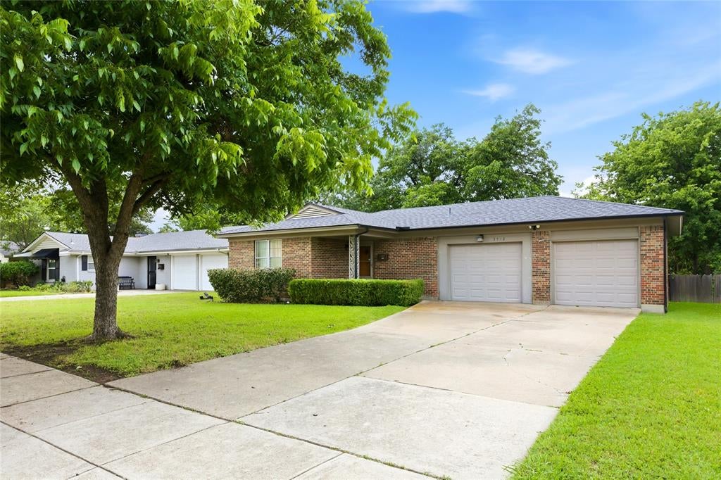 3712 Stadium Drive — photo
