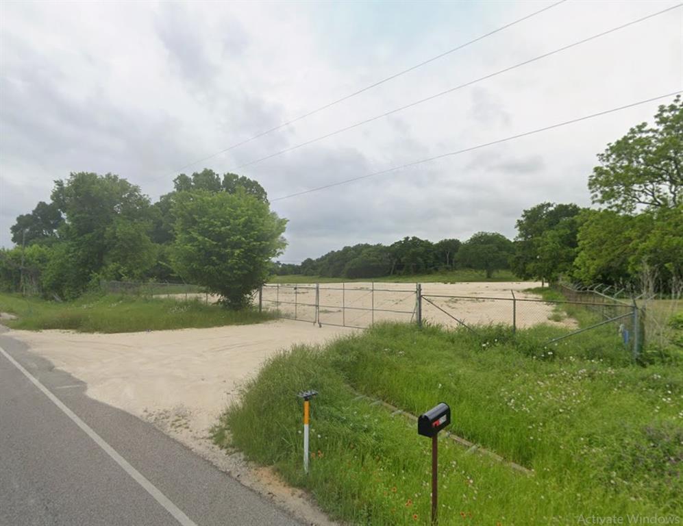 2290 S Burleson Boulevard — photo