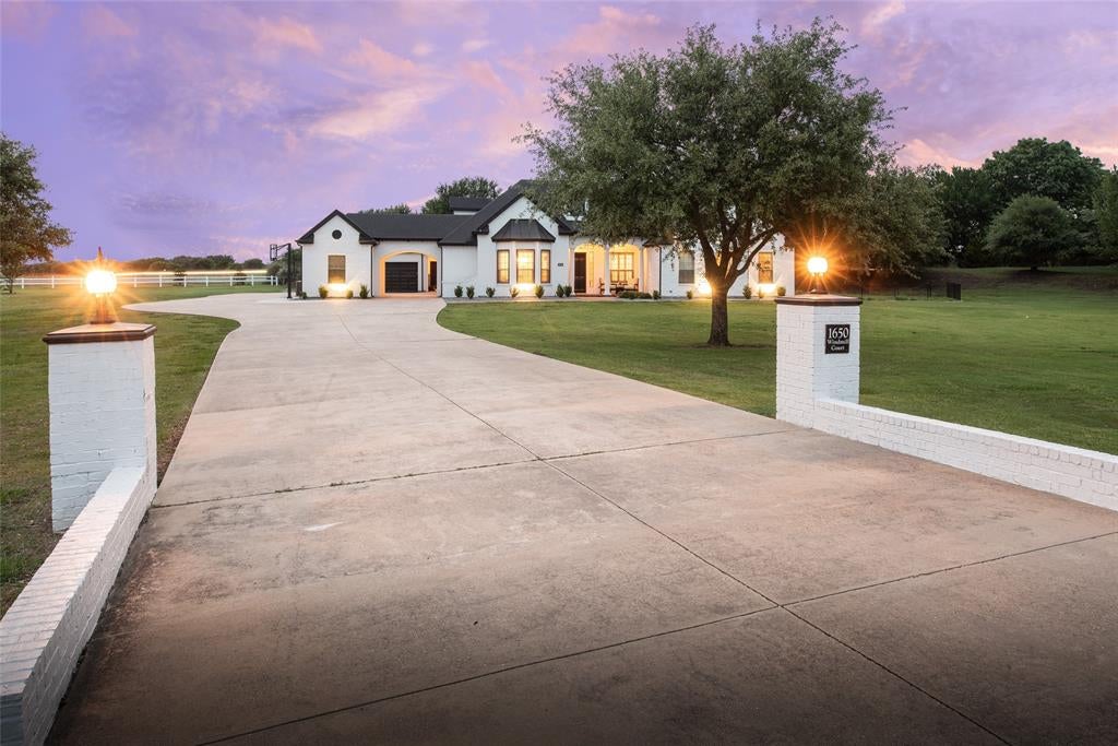 1650 Windmill Court — photo