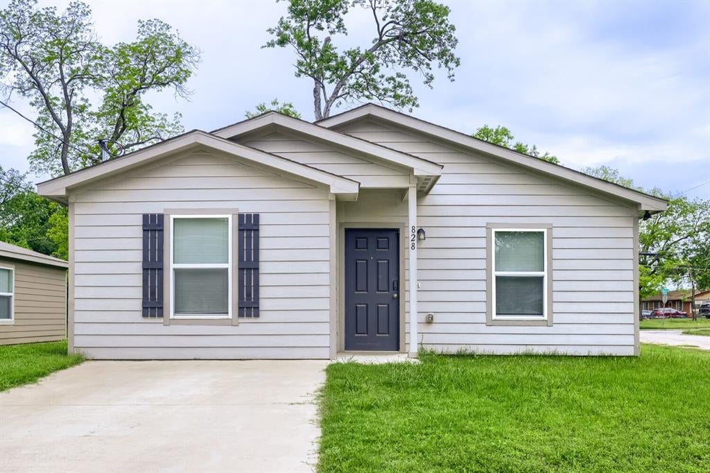 824 E Pecan Avenue 828 — photo