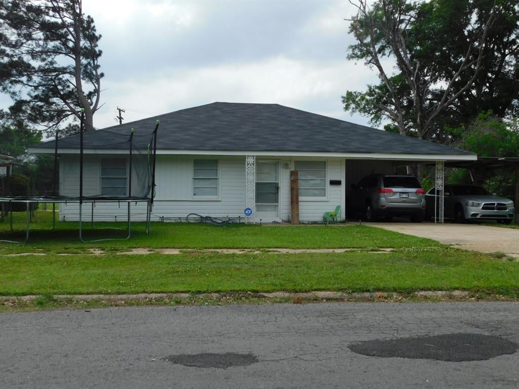 204 SE 3rd Street — photo