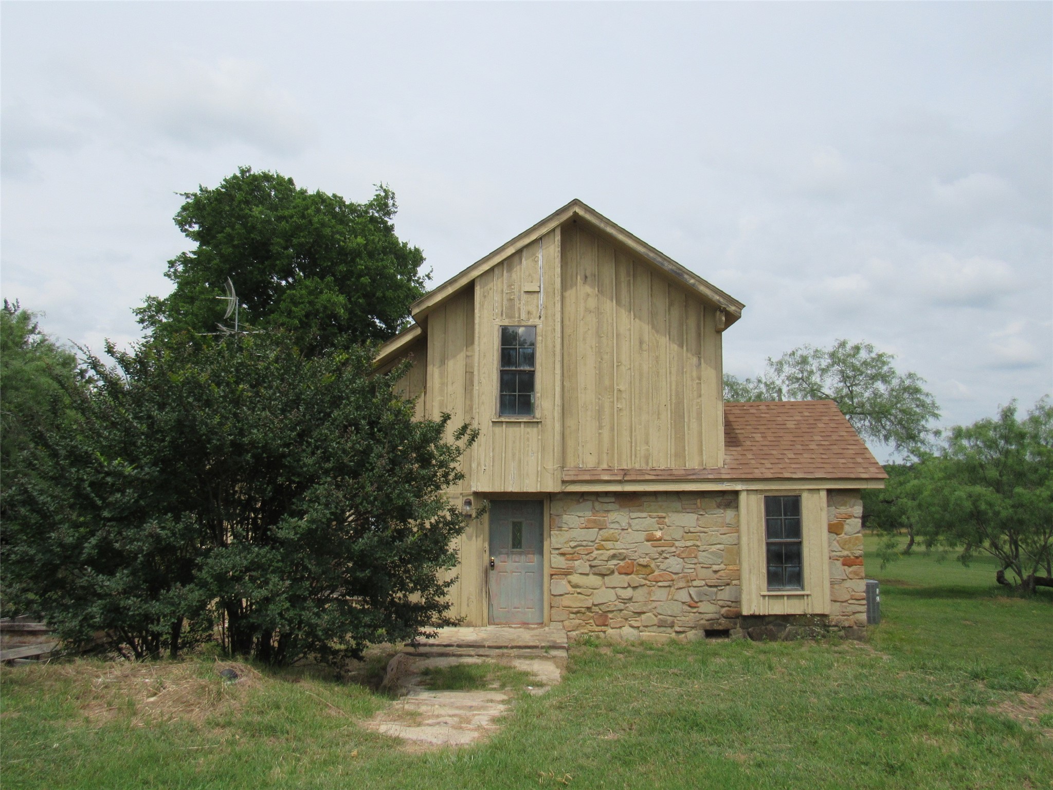 138 Private Road 227 — photo
