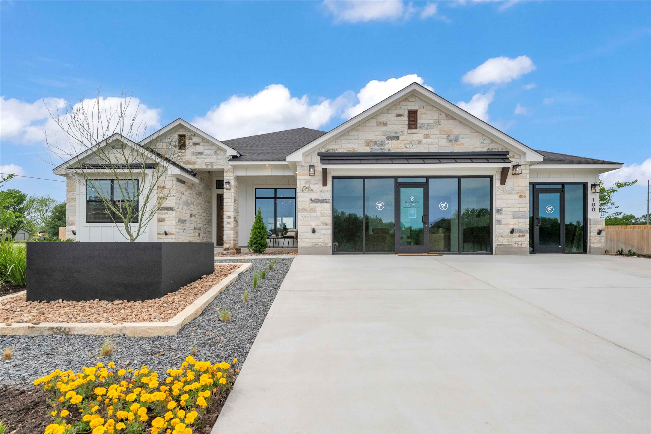 100 Lasso Court — photo