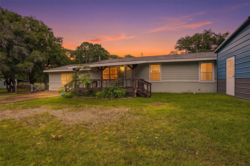 1724 E Crestway Drive — photo