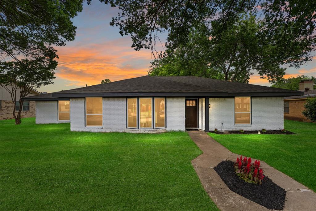 2118 Redondo Drive — photo