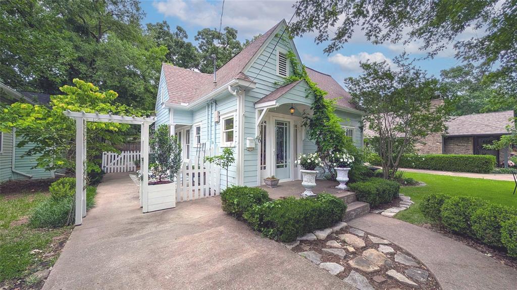 1106 Tucker Street — photo