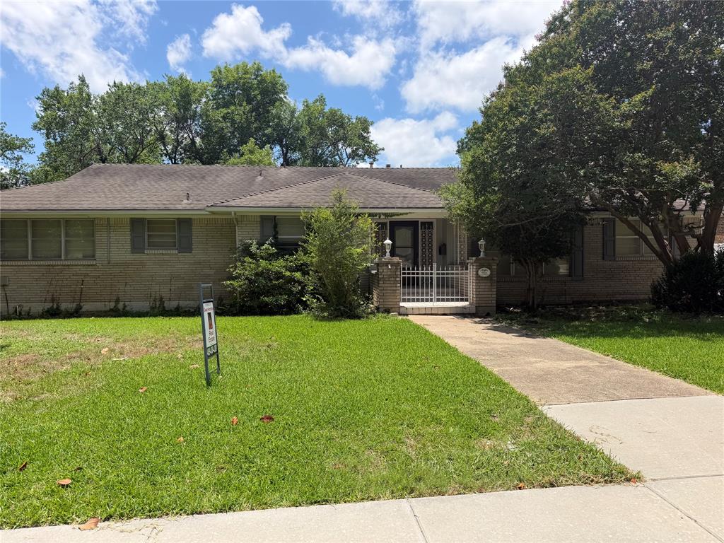804 Carroll Drive — photo