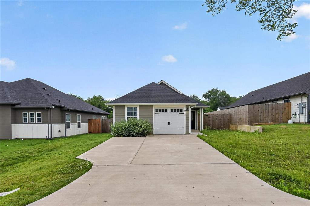 1032 Ray Drive — photo