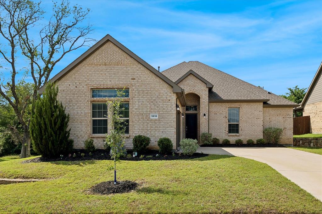1010 Silver Oak Drive — photo