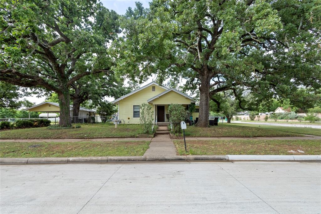 612 W Moss Street — photo