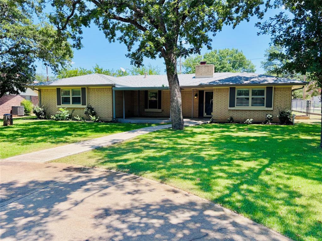 506 Oakwood Drive — photo