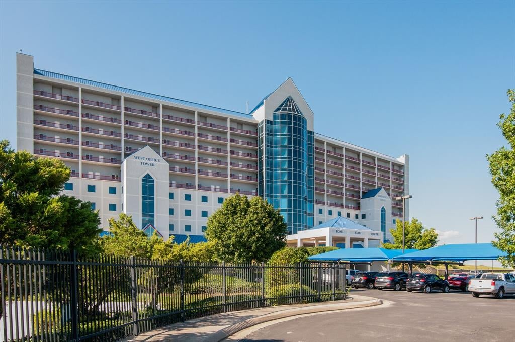 3575 Lone Star Circle 604 — photo