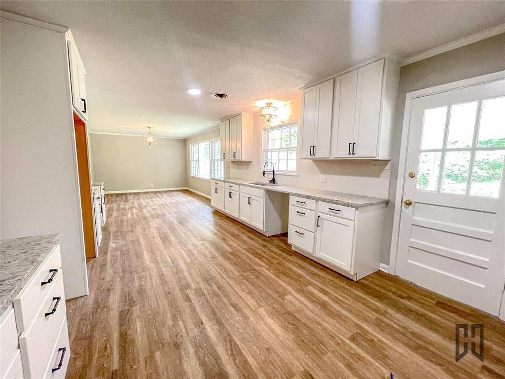 749 Beverly Drive — photo