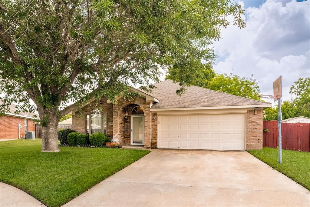 1005 Darren Drive — photo