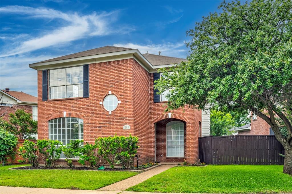 559 Raintree Circle — photo